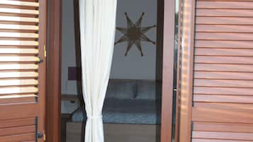 Premium bedding, down duvets, individually furnished, desk