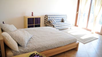 Premium bedding, down duvets, individually furnished, desk