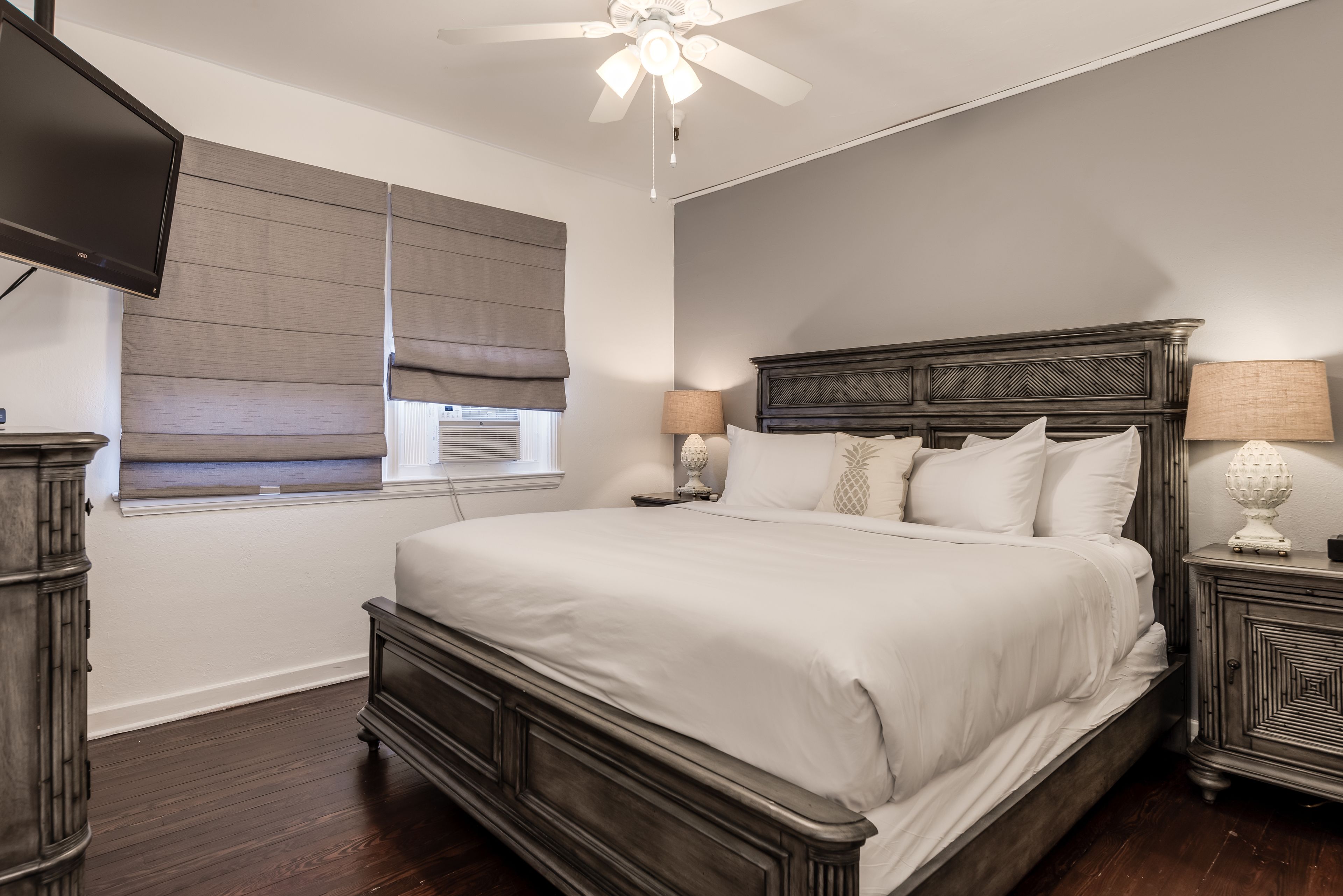 executive king suite | premium bedding, down duvets, pillow-top beds, in-room safe