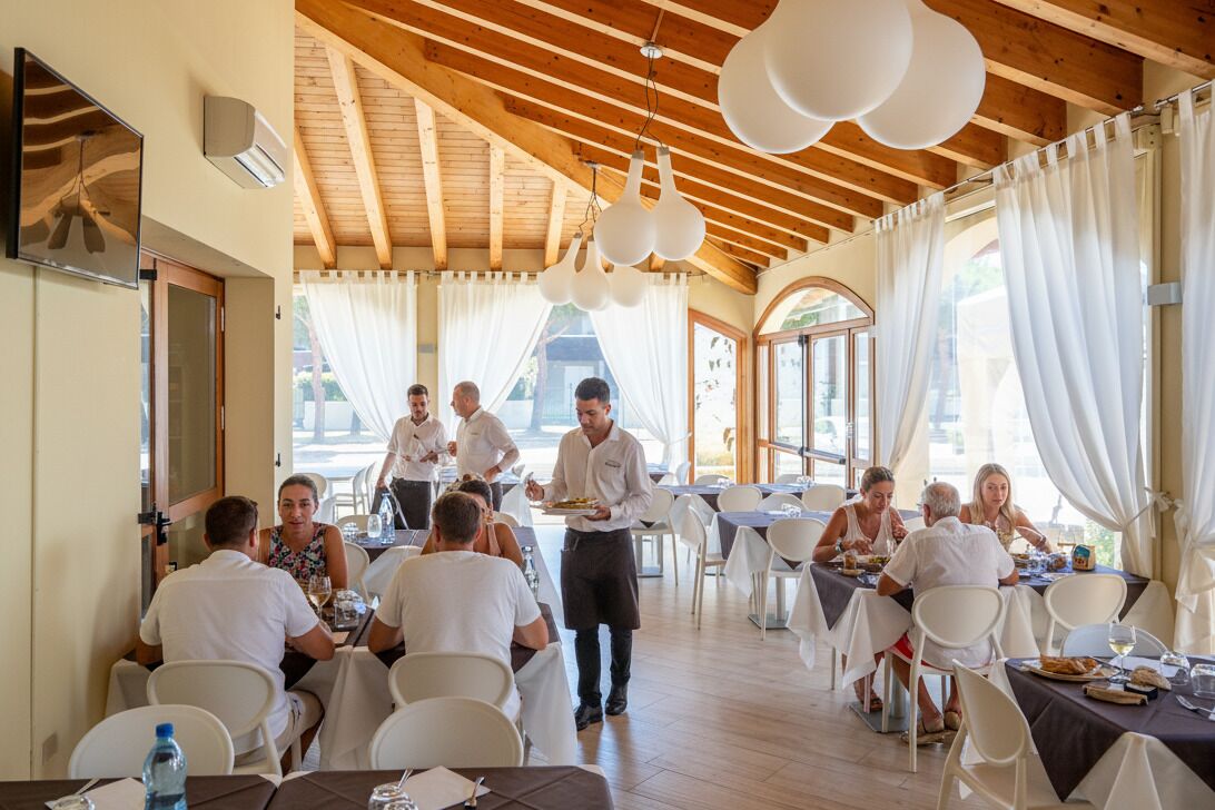 Breakfast, lunch and dinner served