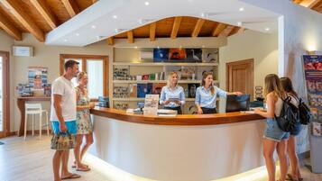 Check-in/check-out kiosk