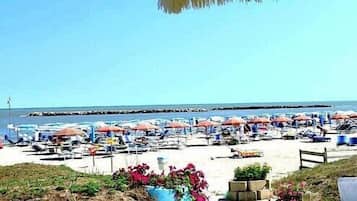 Privatstrand in der Nähe, kostenloser Shuttle zum Strand, Liegestühle