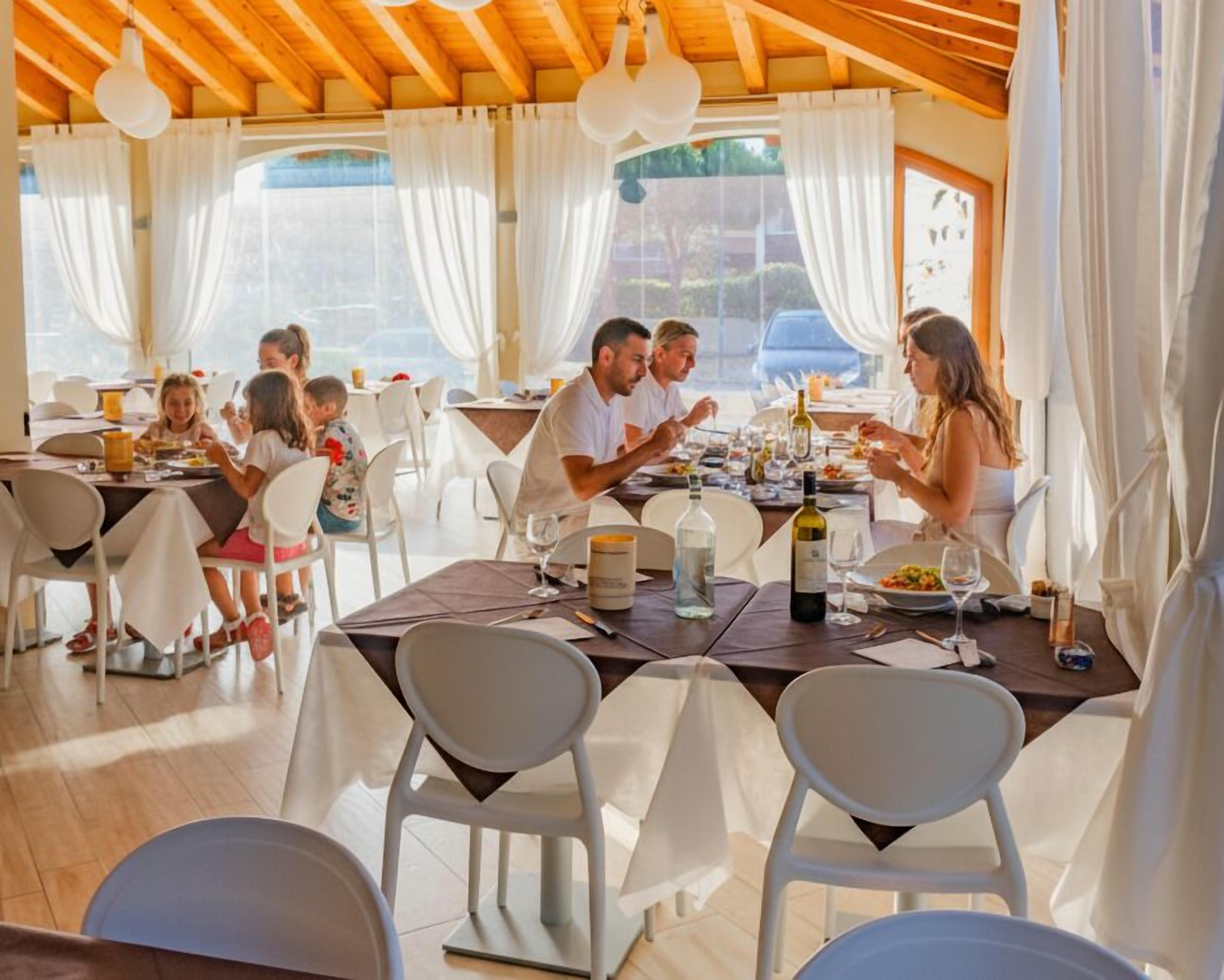 Breakfast, lunch and dinner served