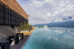 Outdoor pool, open 7:00 AM to 7:00 PM, pool umbrellas, sun loungers - GRAND HILAI SUN MOON LAKE (Yuchi)