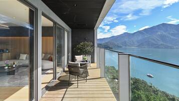 Deluxe Suite, Lake View | View from room