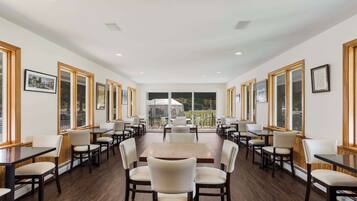 Breakfast and dinner served, American cuisine