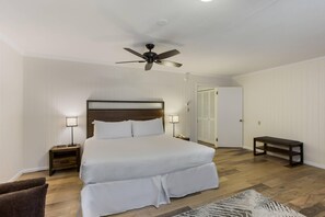 Habitació estàndard, 1 llit de matrimoni gran i sofà llit, no fumadors | Decoració individual, cortines opaques i planxa i posts de planxar 