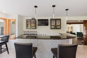 Bar (on property) - The Palmer House Resort, an Ascend Collection Hotel (Manchester Center)