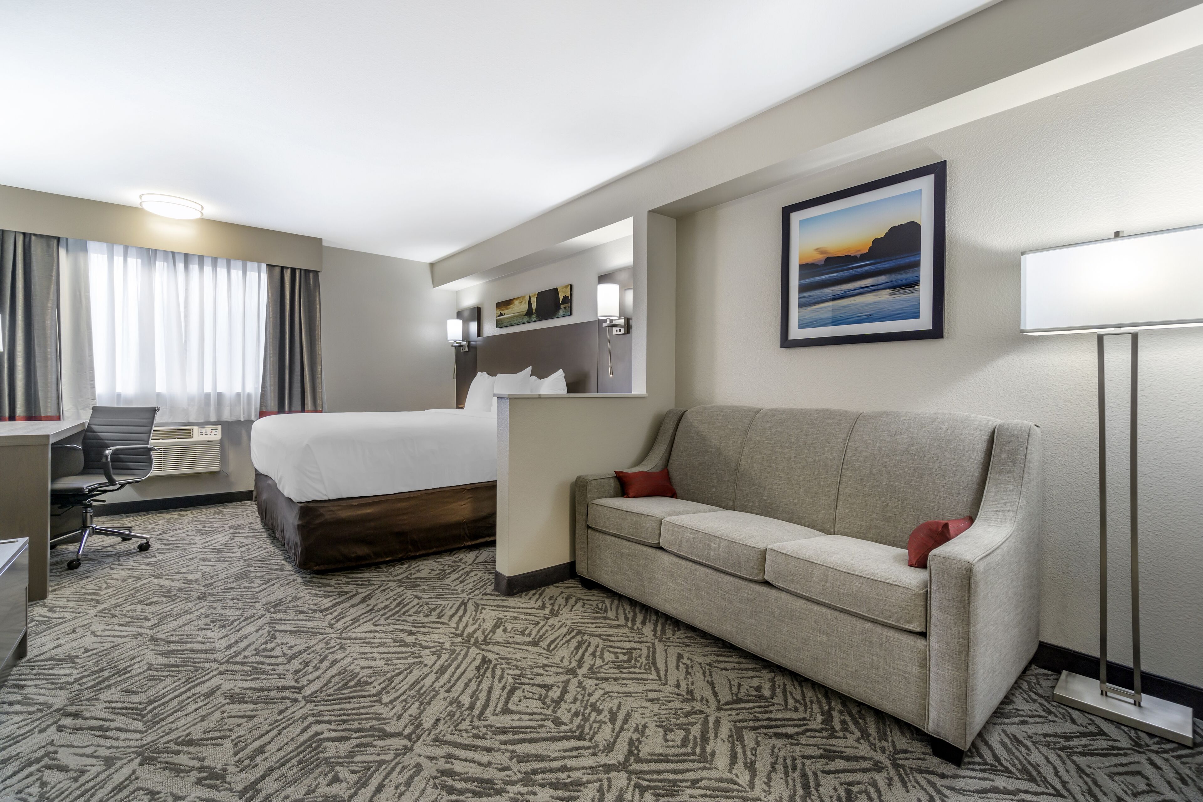 1 king bed, suite, nonsmoking, upgrade | living area | flat-screen tv