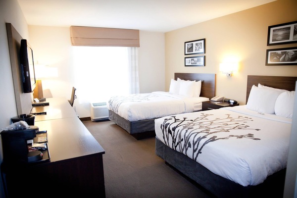 Premium bedding, in-room safe, desk, laptop workspace