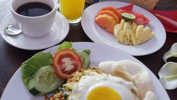 Daily local cuisine breakfast for a fee