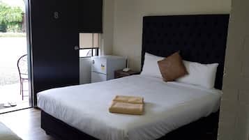 Cortinas blackout, tabla de planchar con plancha y wifi gratis