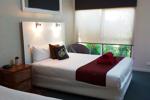 Family Room | Blackout drapes, iron/ironing board, free WiFi, bed sheets