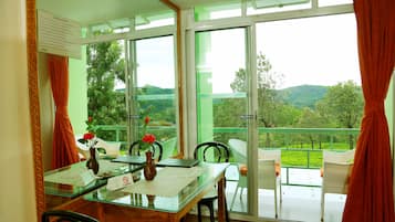 In-room safe, individually furnished, desk, WiFi