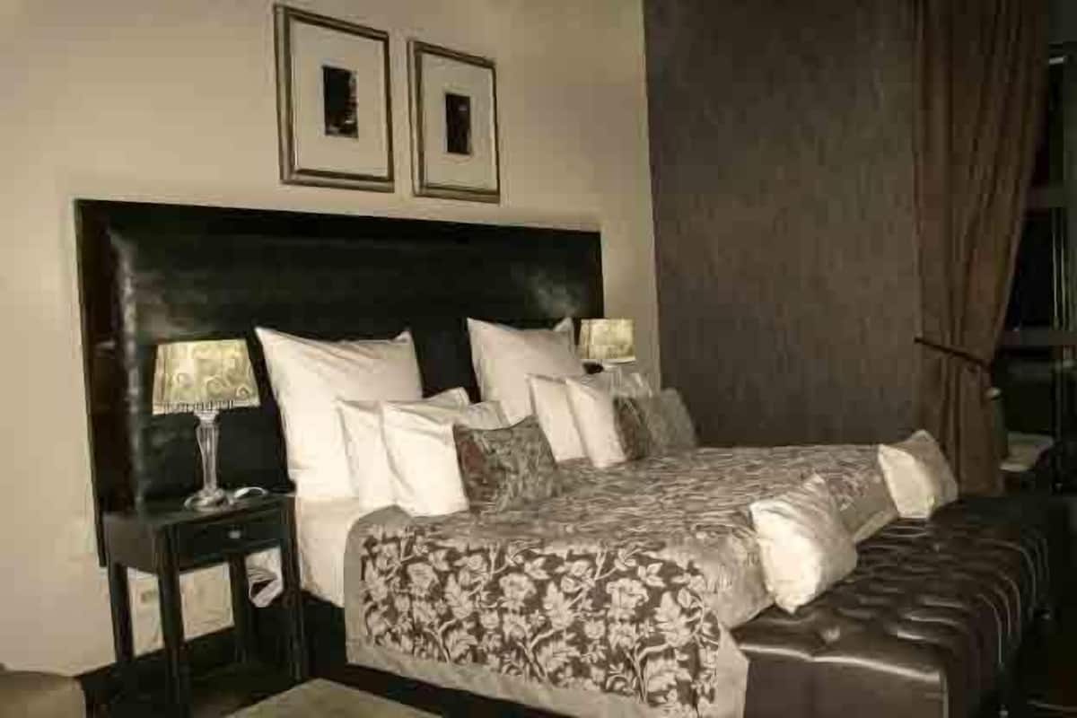 Superior Room | Premium bedding, minibar, in-room safe, individually decorated