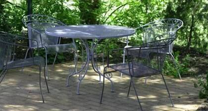 Nicholas Royal Motel