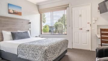 Queen Room Package (Pets not allowed) | Bügeleisen/Bügelbrett, kostenloses WLAN, Bettwäsche