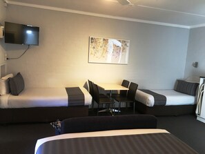 Family Special (Pets not allowed) | Iron/ironing board, cots/infant beds, free WiFi, bed sheets - Nicholas Royal Motel (Hay)