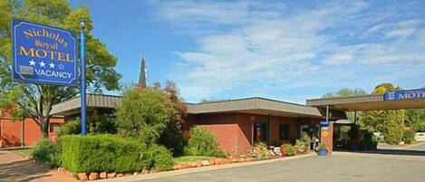 Façana frontal de l'allotjament