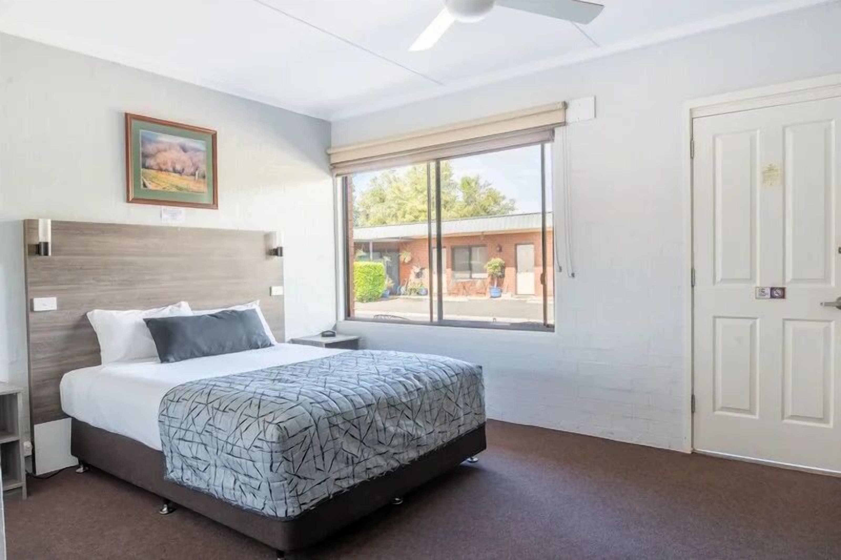 Queen Room Package (Pets not allowed) | Iron/ironing board, free WiFi, bed sheets