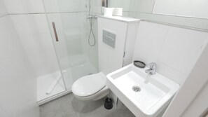 Artículos de tocador gratuitos, secador de pelo, toallas