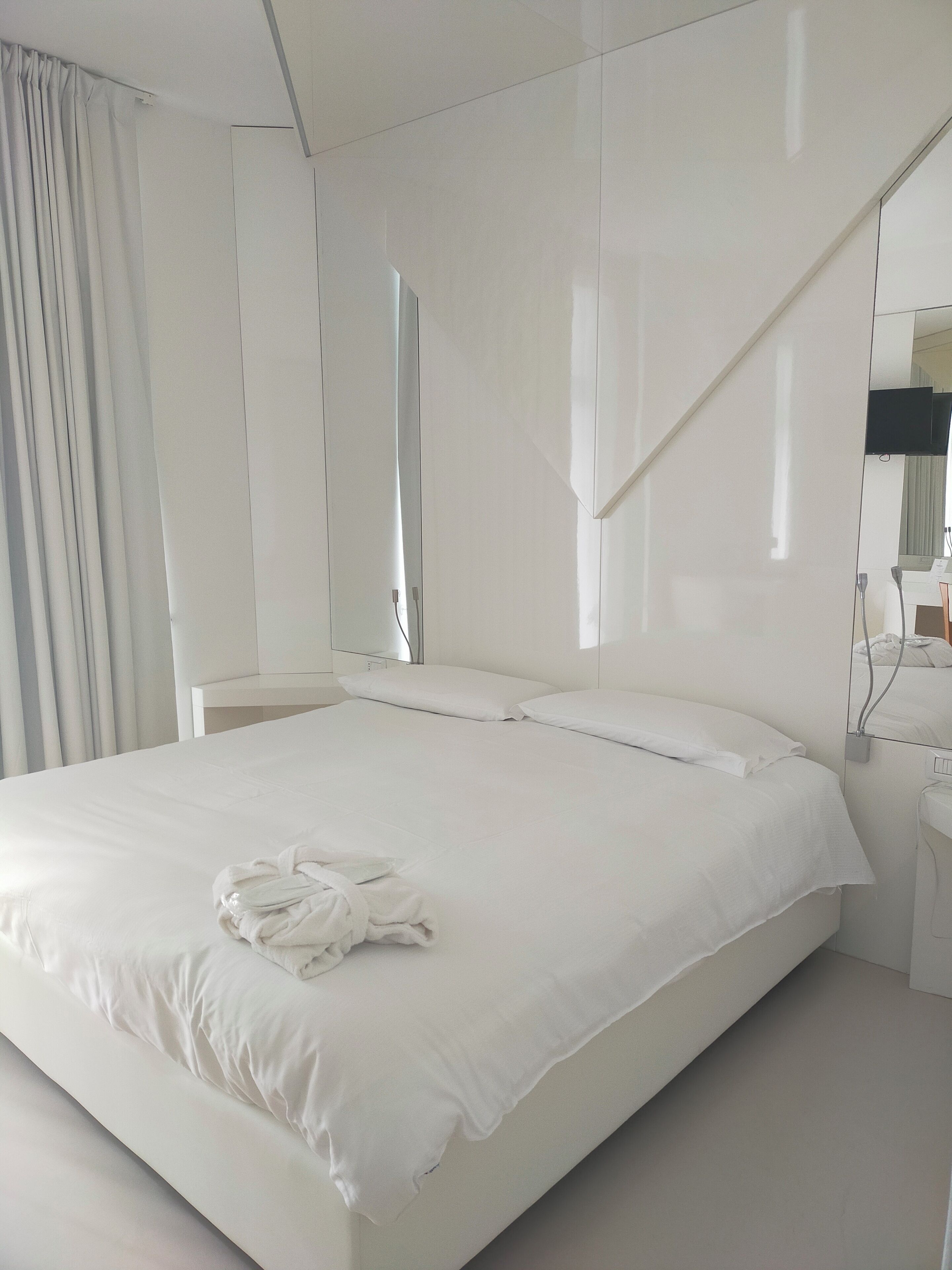 Hochwertige Bettwaren, Minibar, Zimmersafe, individuell eingerichtet