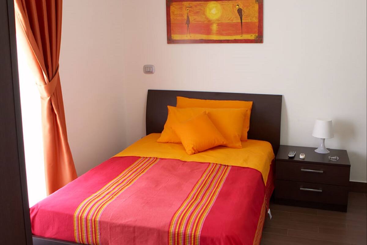 Habitación con 1 cama matrimonial o 2 individuales | Minibar, cunas, camas extra y wifi gratis 
