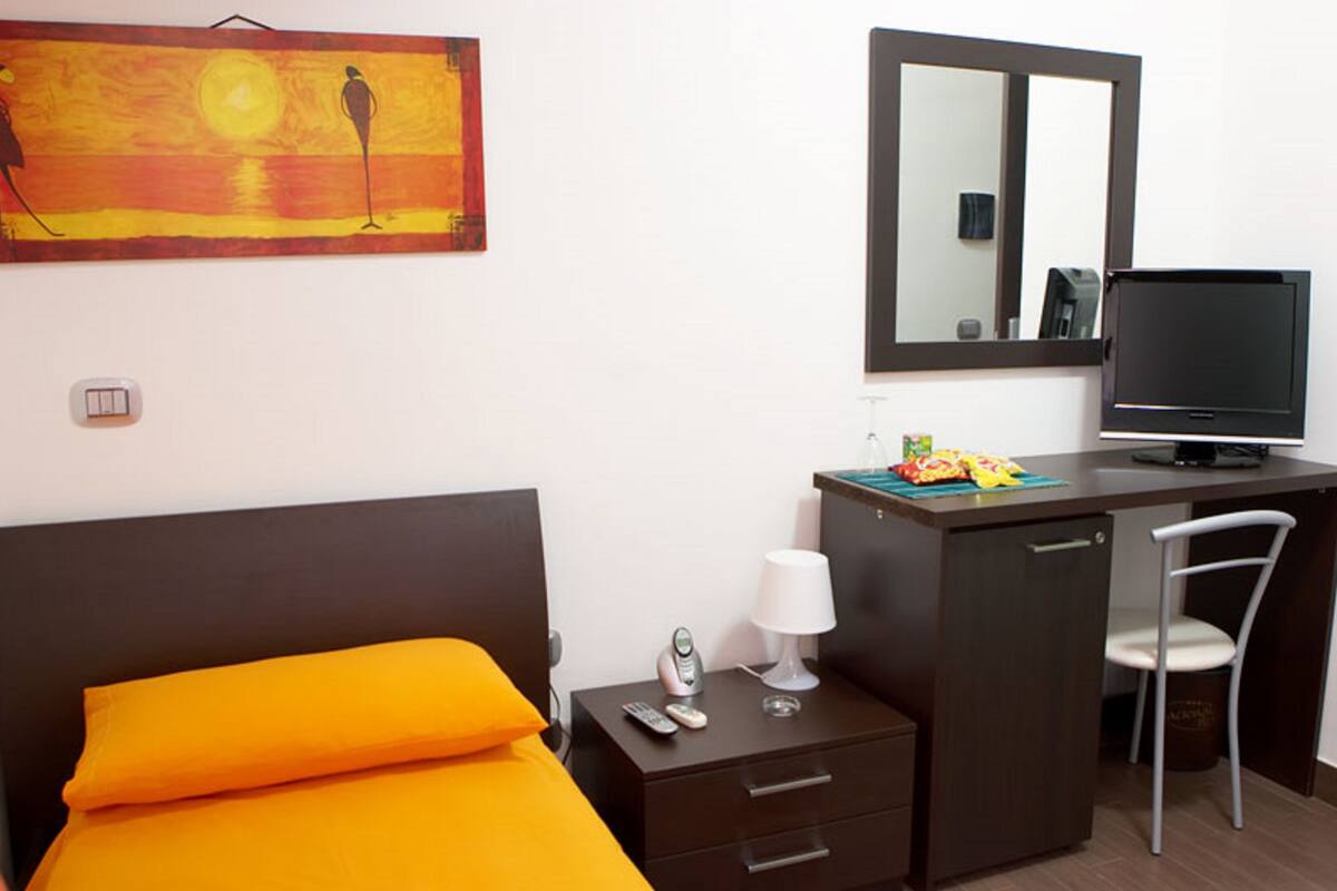 Habitación individual | Minibar, cunas, camas extra y wifi gratis 