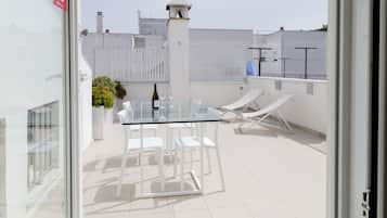 Luxury Apartment | Terrace/patio