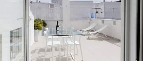 Luxury Apartment | Terrace/patio