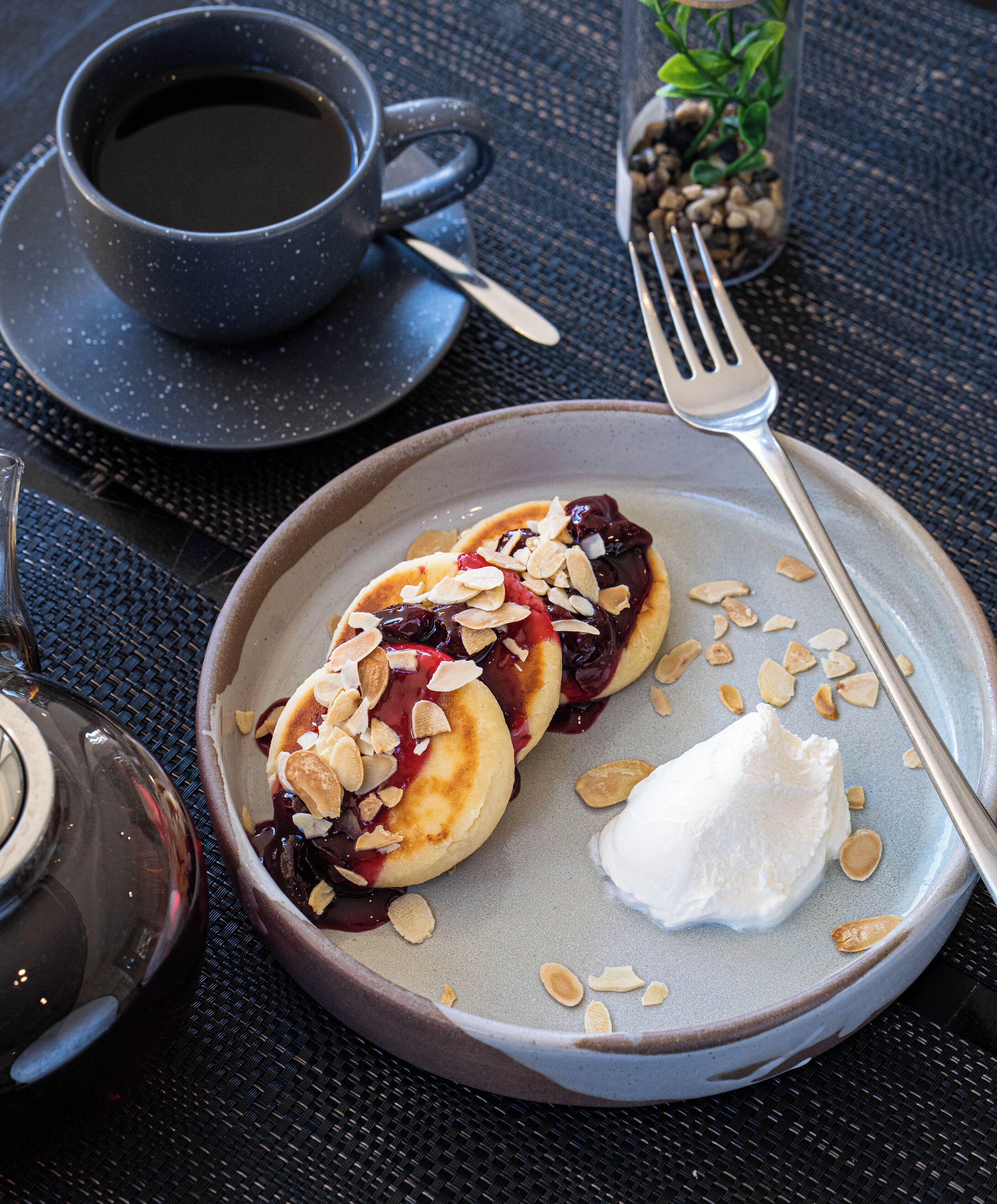 breakfast, dinner served; mediterranean cuisine, beach views