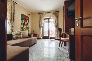 Senior Suite, Terrace, Sea View | Living area | Smart TV, heated floors