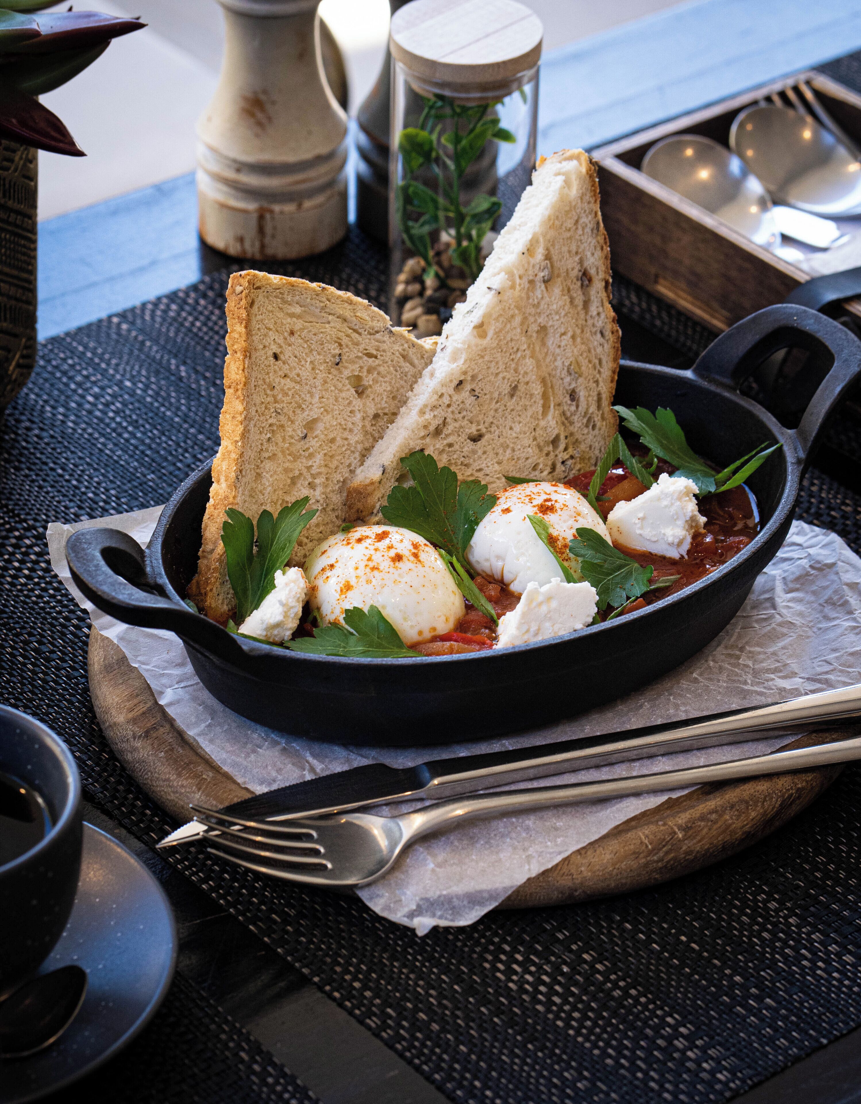 free daily cooked-to-order breakfast