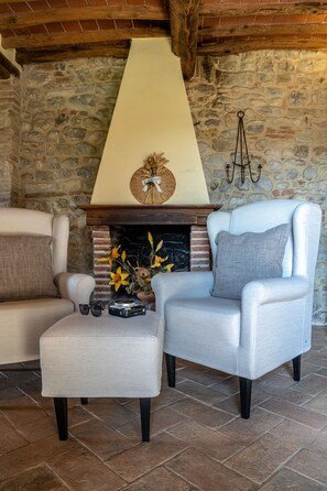 Leilighet – romantic, 1 soverom, peis, utsikt mot vingård | Oppholdsområde