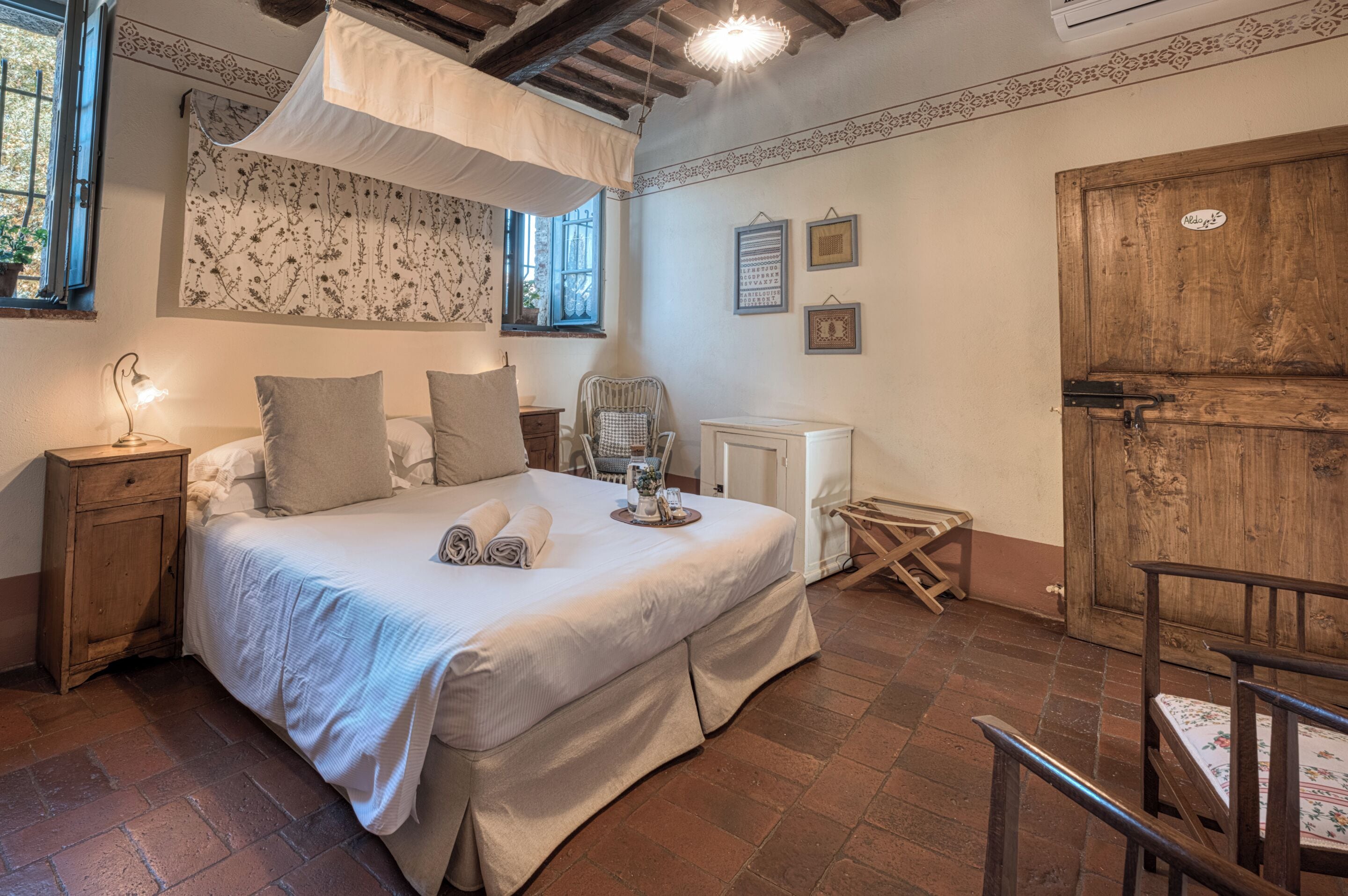 파노라믹 더블룸 | 이탈리아 프레떼 시트, 고급 침구, 오리/거위털 이불, 필로우탑 침대