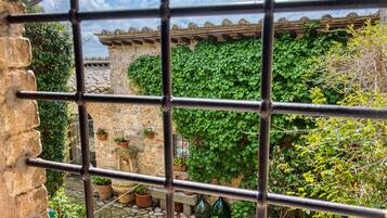 Romantic Suite | Frette Italian sheets, premium bedding, down duvets, pillow-top beds