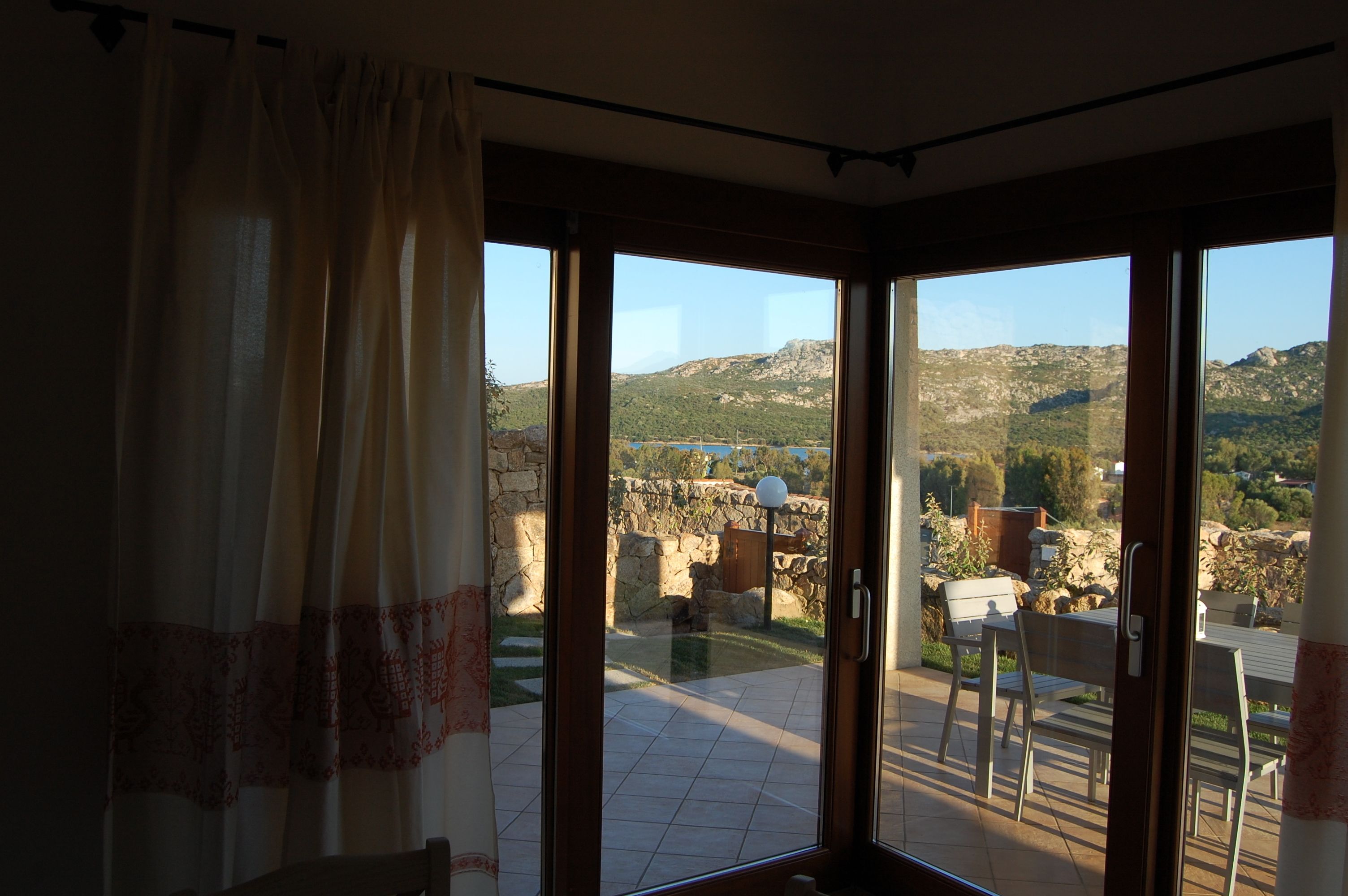 32-inch flat-screen tv with satellite channels, led tv