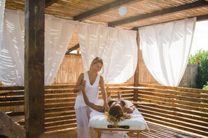 Beach massages, manicures and pedicures, massages - Le Saline Palau (Palau)