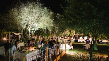 Cocktailbar, havudsigt, åben hver dag