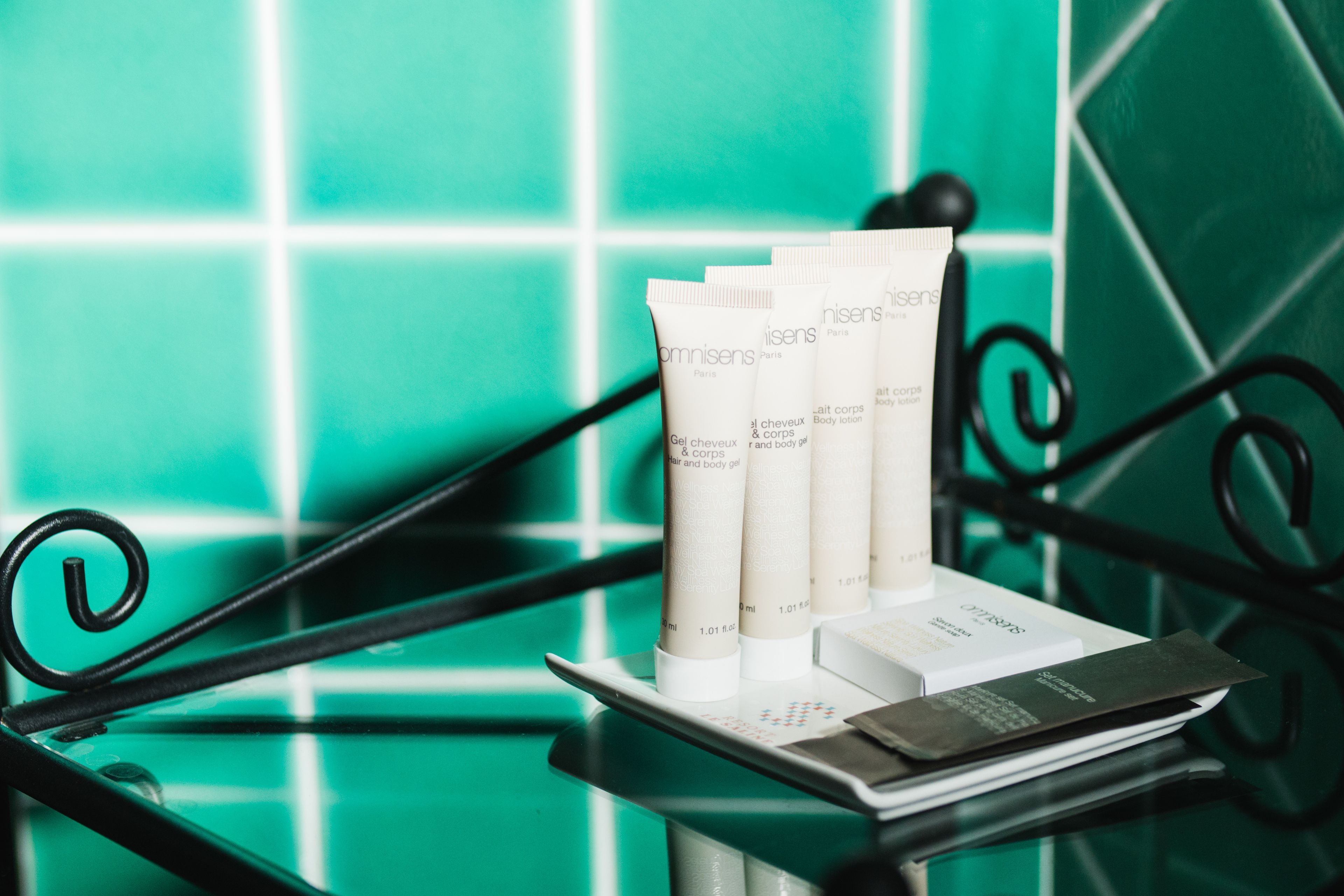 shower, free toiletries, hair dryer, bidet