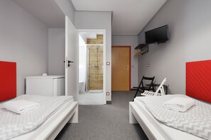 Standard Twin Room, Non Smoking, Private Bathroom | In-room safe, blackout curtains, iron/ironing board, bed sheets