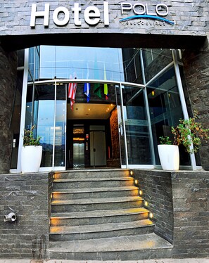 Property entrance - Polo Cusco Suites (Cusco)