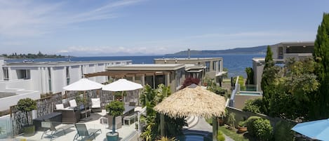 Luksusstudio, 1 kingsize-seng, utsikt mot innsjø | Utsikt fra rommet