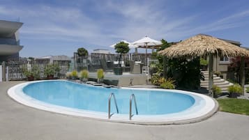 Hồ bơi ngoài trời, mở cửa từ 7:30 đến 9:30, dù/ô trên bãi biển/hồ bơi