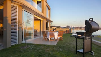 Luxury Apartment, 2 Bedrooms, Lake View, Lakeside | Terrace/patio