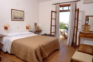 Basic Double Room, Balcony - Vagia Traditional Hotel (Aegina)