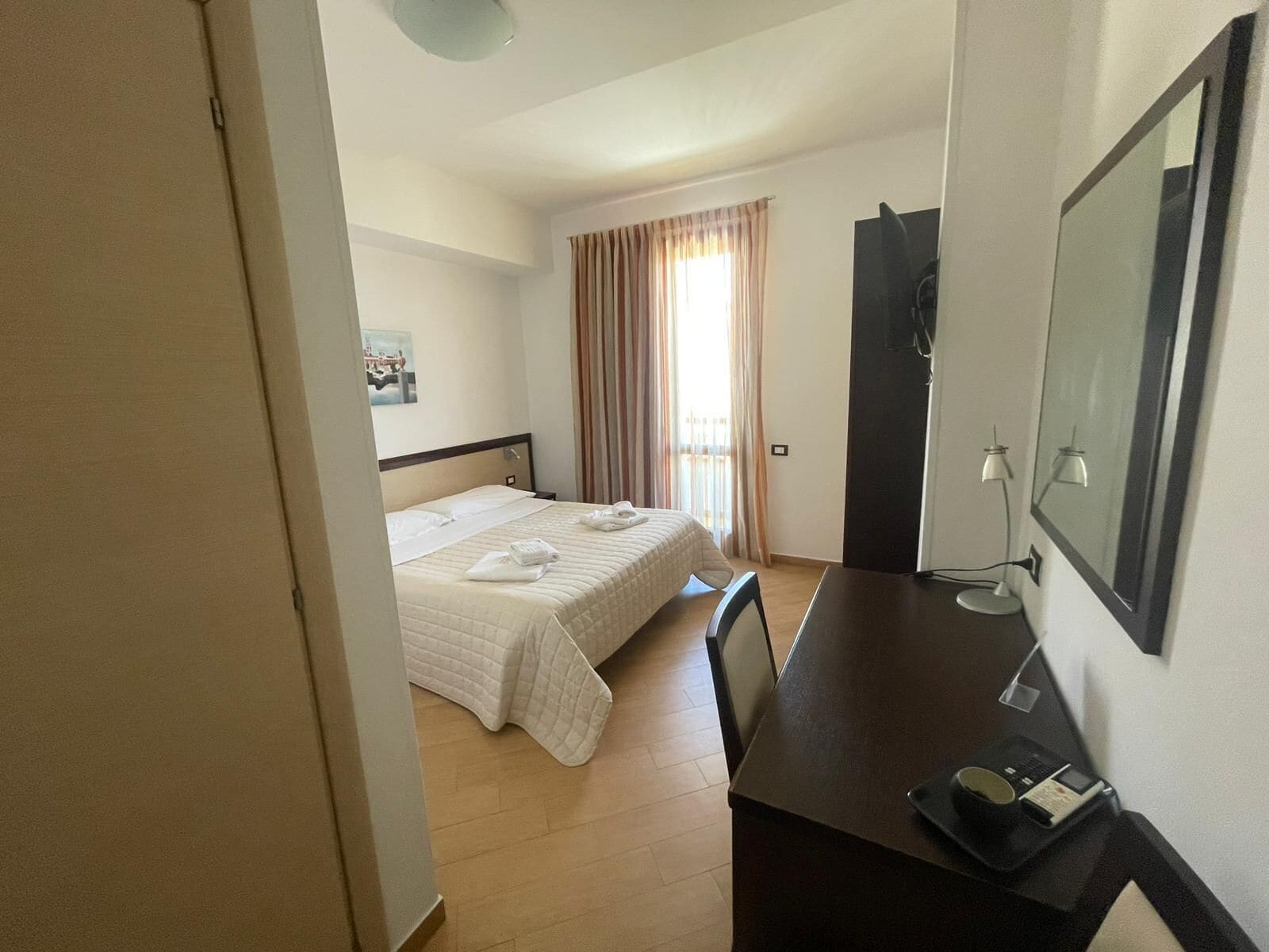 Literie de qualité supérieure, couette en duvet d'oie, minibar, bureau