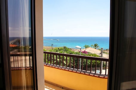 Camera | Balcone. Albergo Perseo