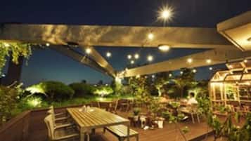 ์์นจ ์์ฌ, ์ ์ฌ ์์ฌ ๋ฐ ์ ๋
์์ฌ ์ ๊ณต