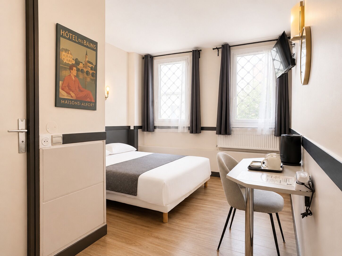 Superior Double Room | Desk, iron/ironing board (on request), WiFi (free), bed sheets
